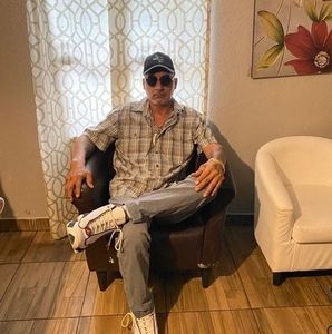 Meet your Posher, Husmany